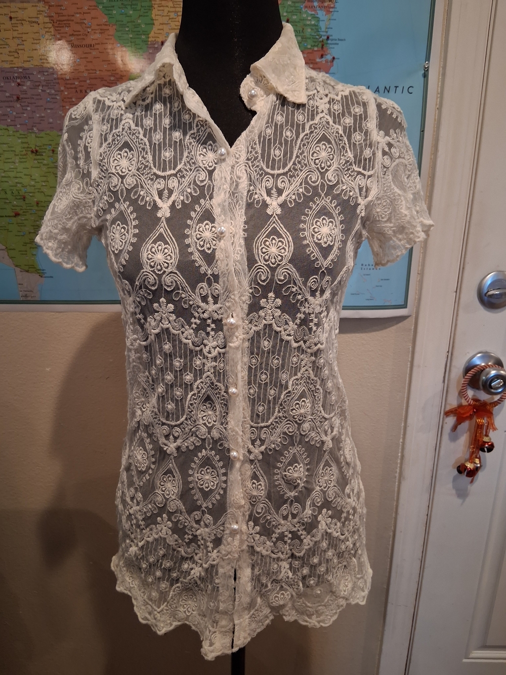 sku328. 3rd Hill Delicate White Lace Button-Front Women's Blouse Size S